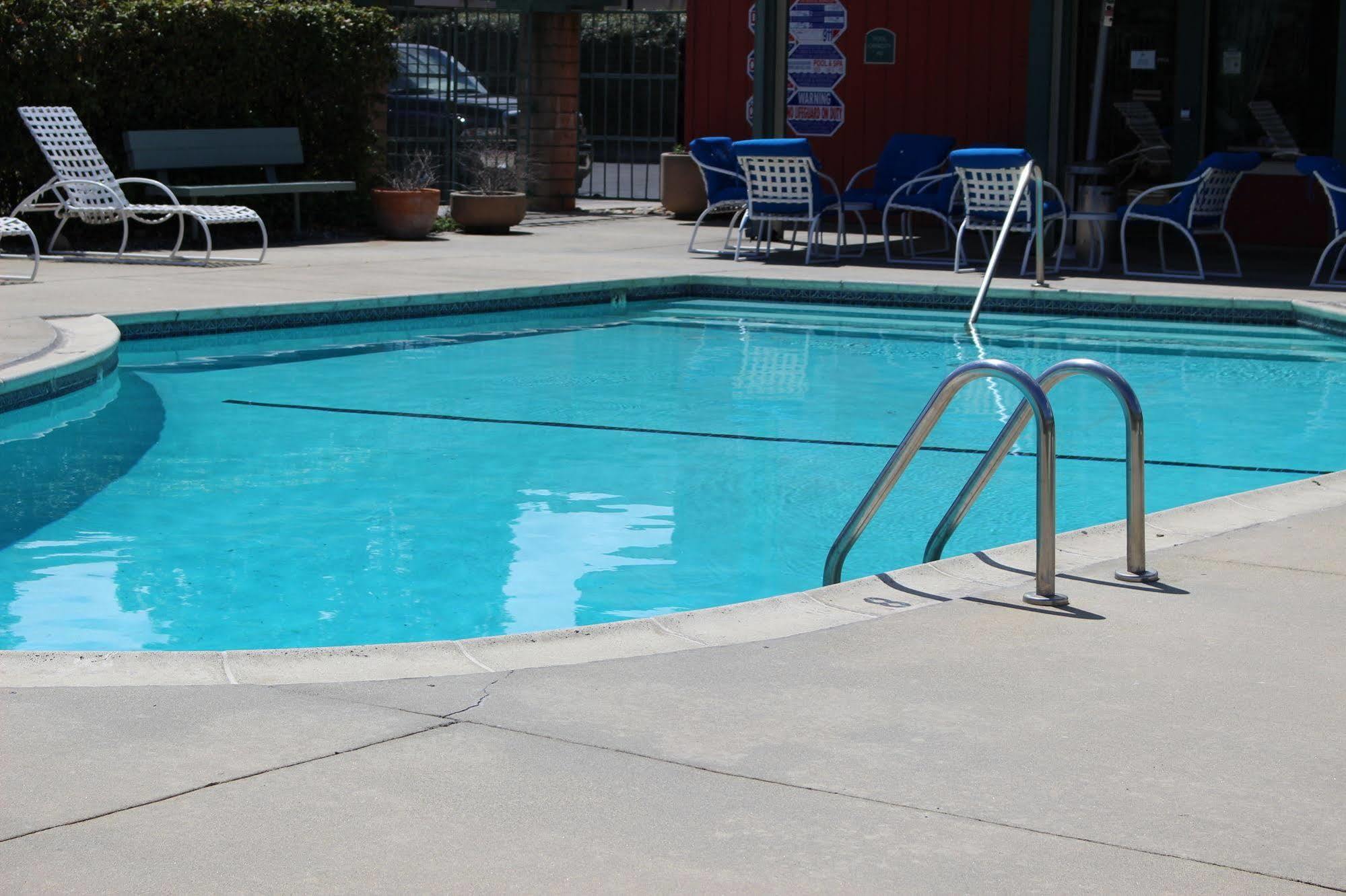 Days Inn & Suites By Wyndham Sunnyvale Exterior foto
